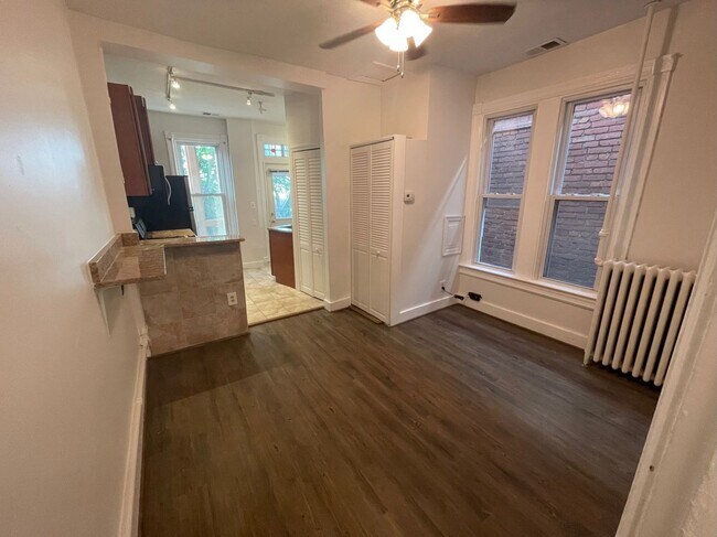 Foto del edificio - 1332 E St NE