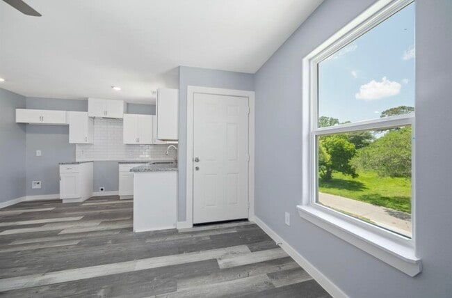 Foto del edificio - 622 Maple Way