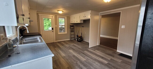 Foto del edificio - 3 bedroom 1 bathroom home in Brownstown/Leola