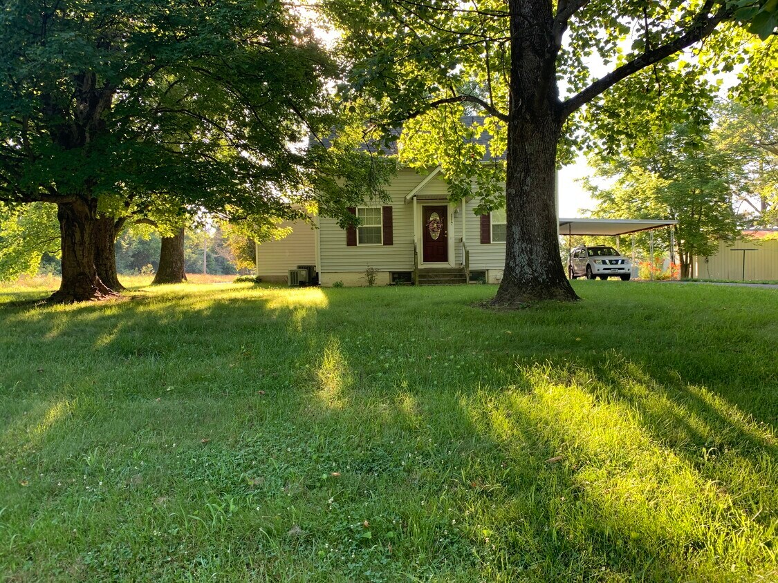 1117 Falcon Rd, Carbondale, IL 62902 House Rental in Carbondale, IL