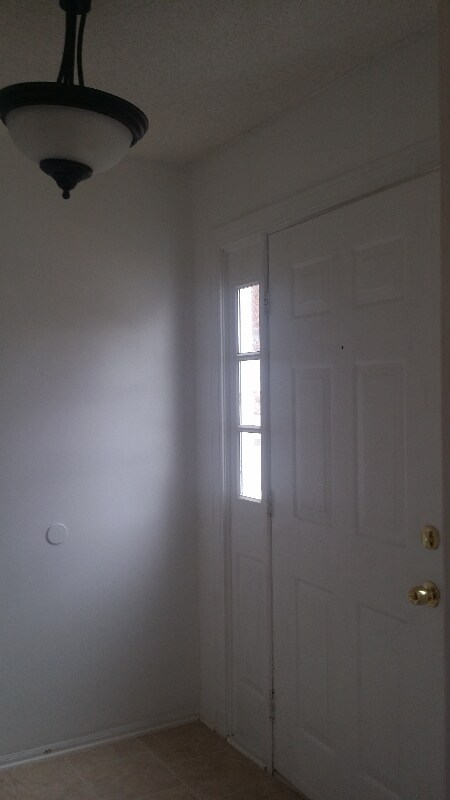 Foto del edificio - 303 E Montcastle Dr