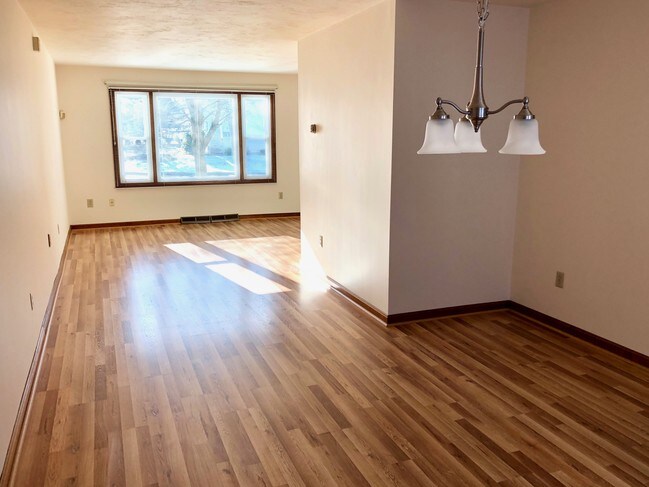 Building Photo - 333 Pond St