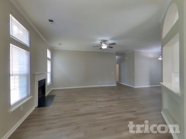 Foto del edificio - 409 Baneberry Ln