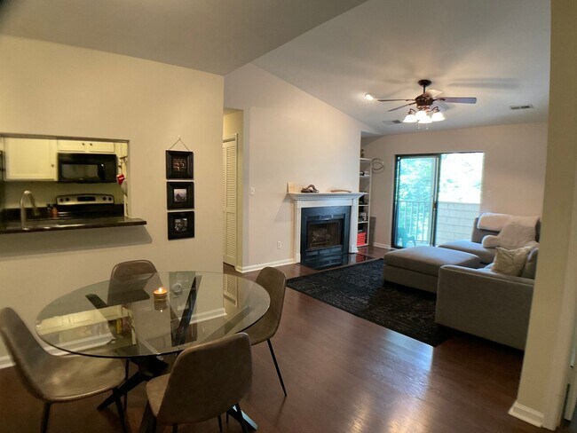 Foto del edificio - Spacious Condo in Brandon Ridge!