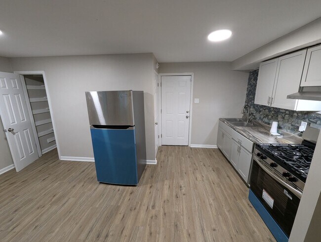 Building Photo - Grenshaw Greatness