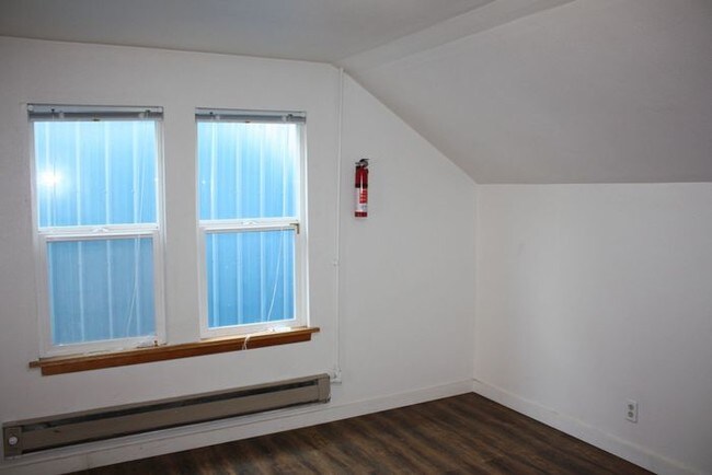 Building Photo - 330 S Asbury St