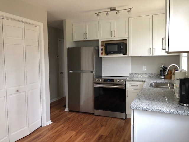 Kitchen - 3412 Keswick Dr