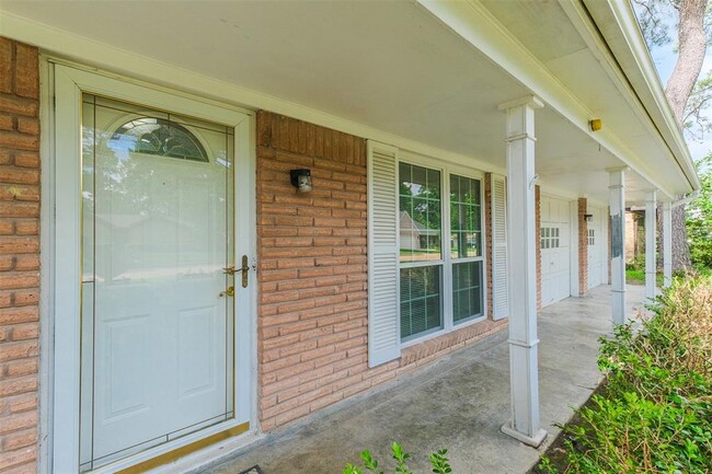 Foto del edificio - 10221 Mayfield Rd