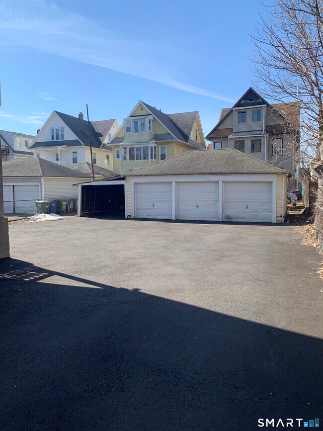 Foto del edificio - 205 French St