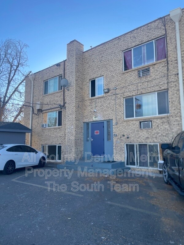 Foto del edificio - 1590 Clinton St