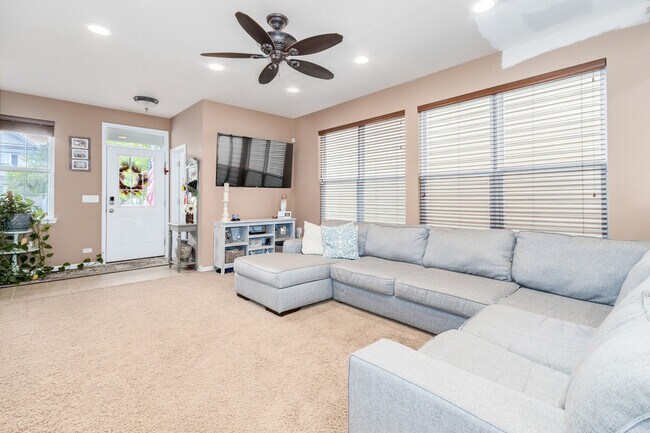 Building Photo - 2128 Grayhawk Dr