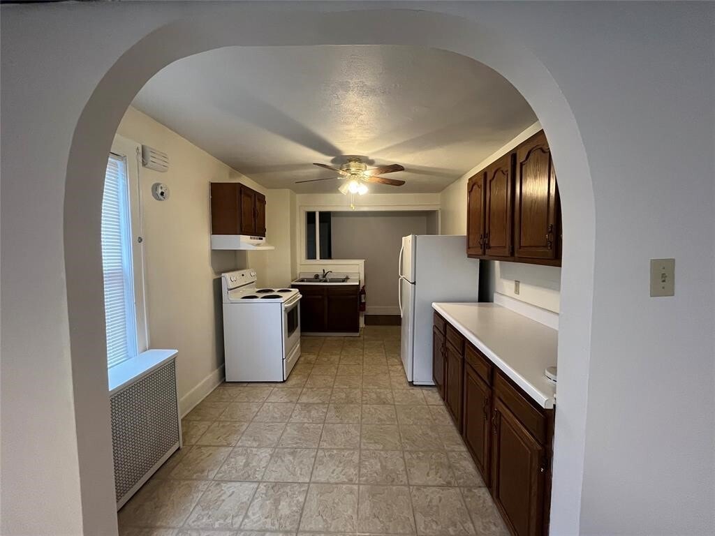 Foto principal - 3300 E Main St