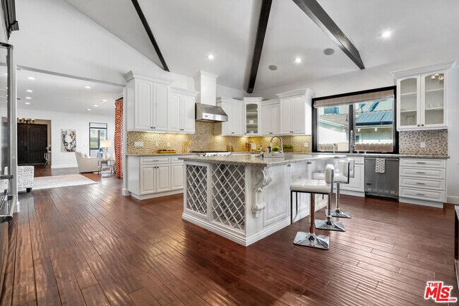 Foto del edificio - 22953 W Oxnard St