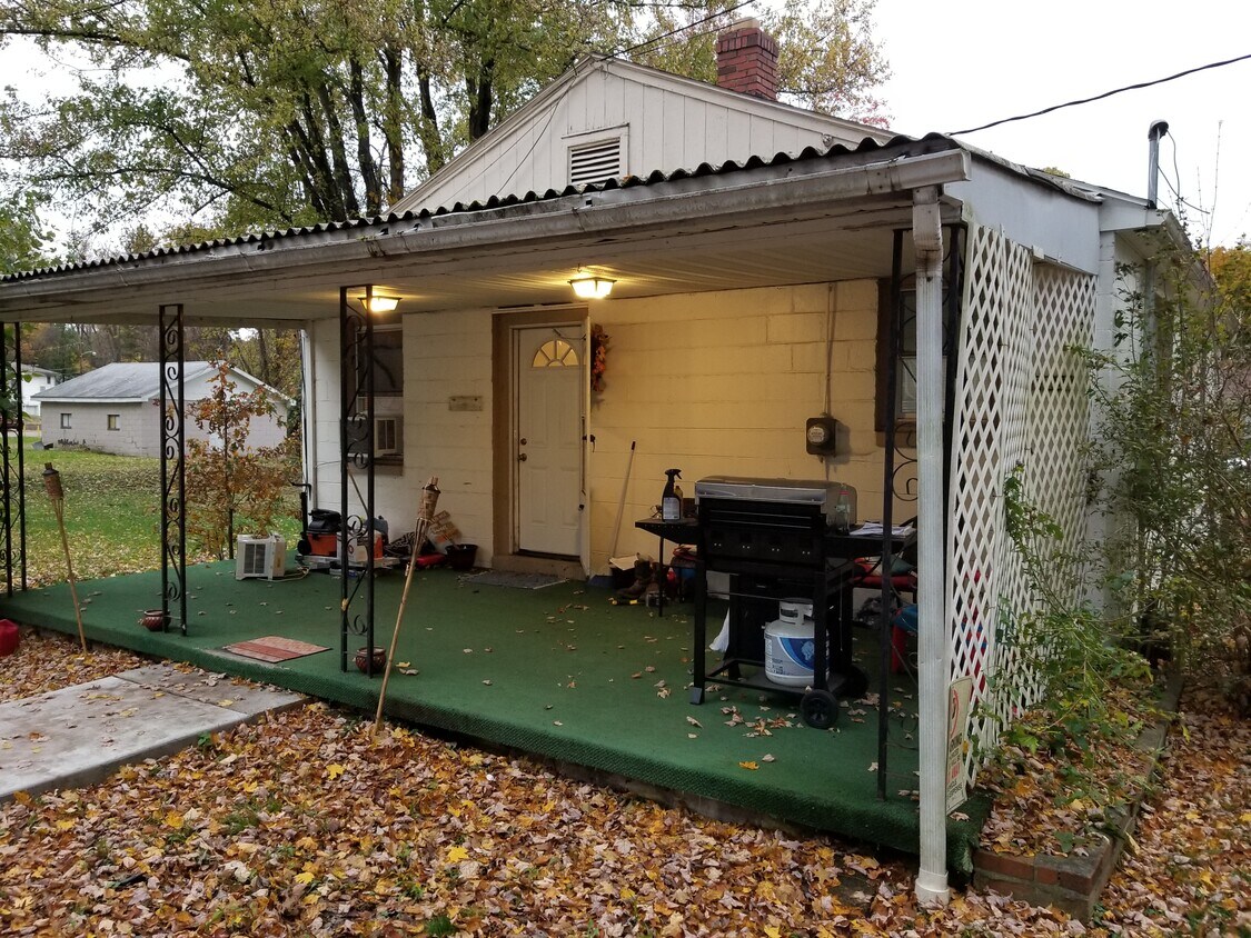 703 Topeka Ave, Westover, WV 26501 House Rental in Westover, WV