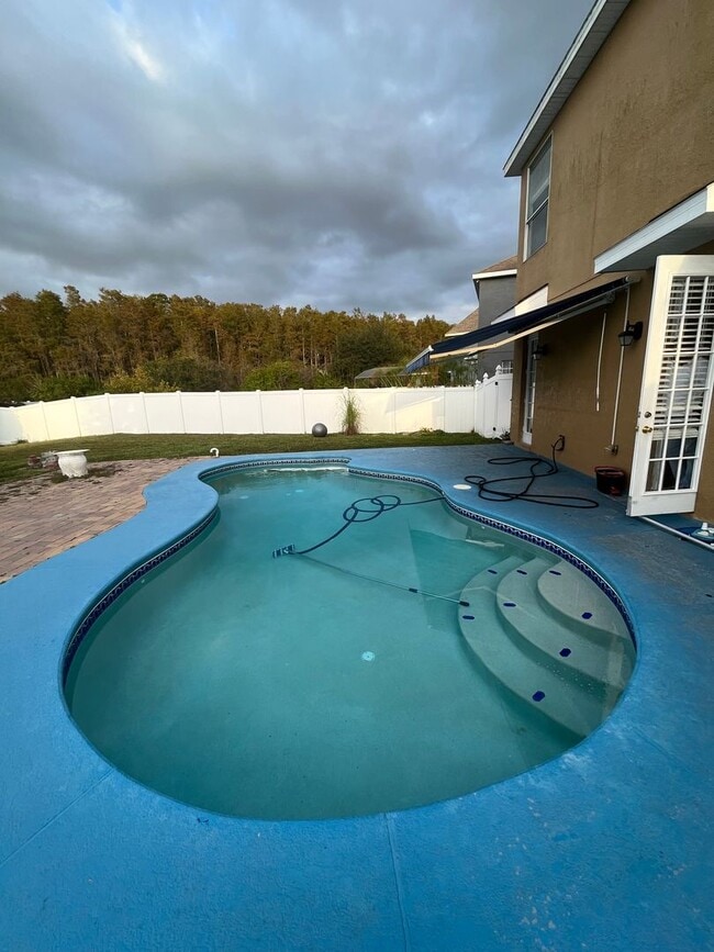 Building Photo - 5 bedroom now available in Wyndham Lakes