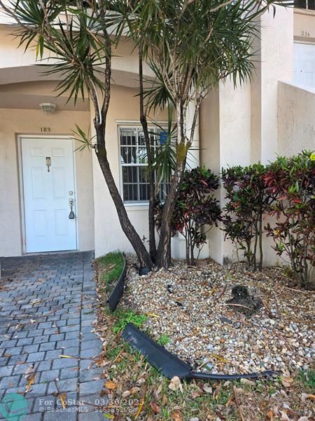 Primary Photo - 5610 NW 114th Pl