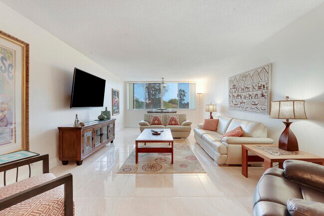 Foto del edificio - 6698 10th Ave N