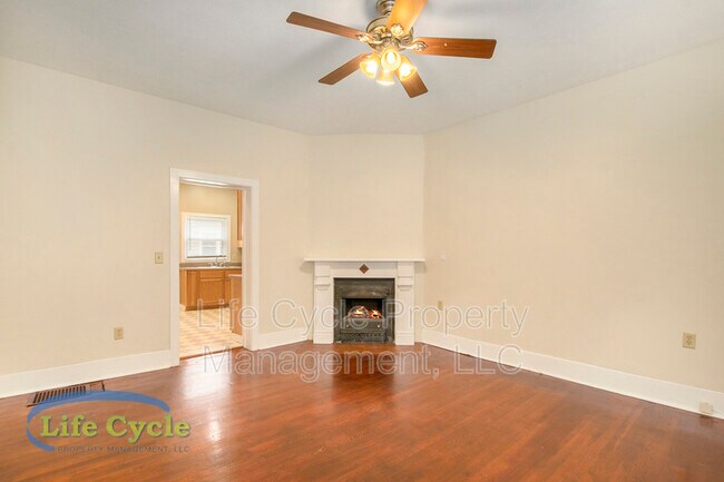 Building Photo - 250 Henry Ave SE