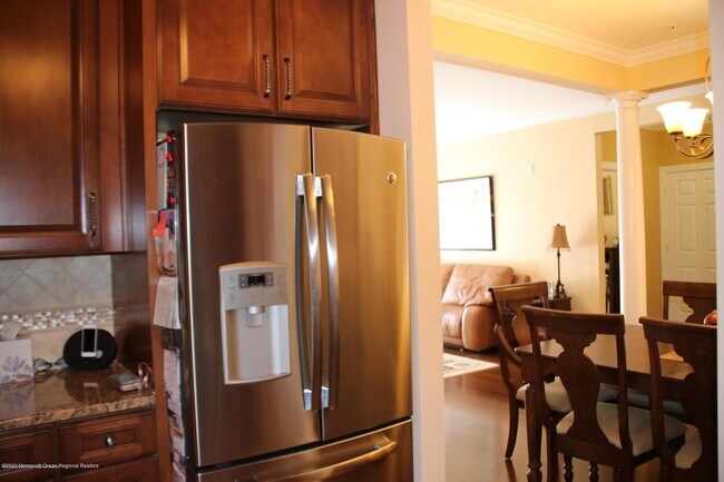 Foto del edificio - 111 Regency Ct