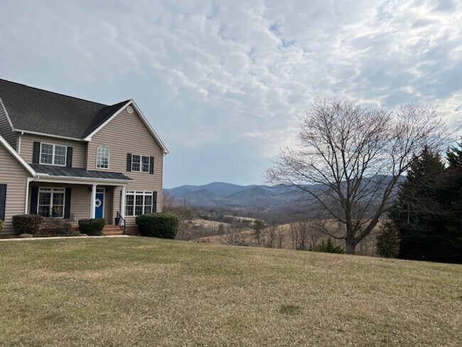 Foto del edificio - Single Family Home with Breathtaking Views