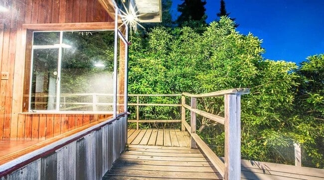 Building Photo - Perfect cottage-style home in Berkeley Hil...
