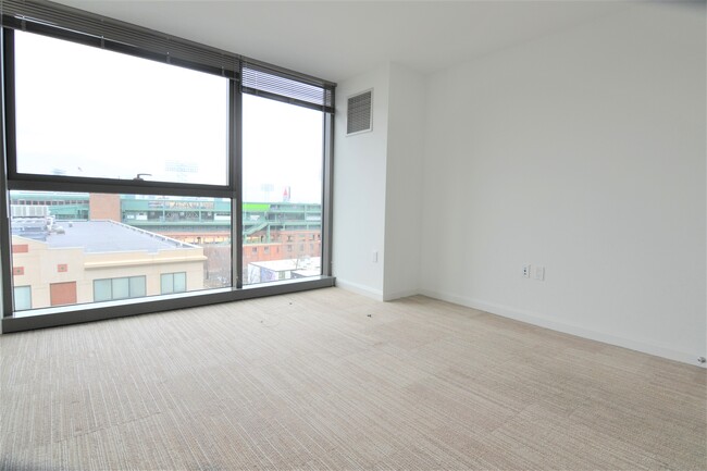 Interior Photo - The Viridian