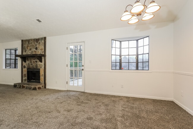 Foto del edificio - 9370 Woodloop Ct