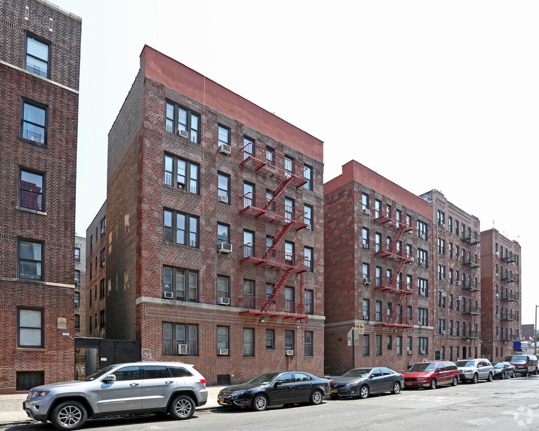 Primary Photo - 541 Isham St