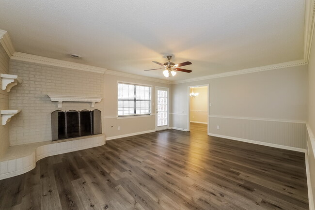 Building Photo - 4558 Pinegate Dr