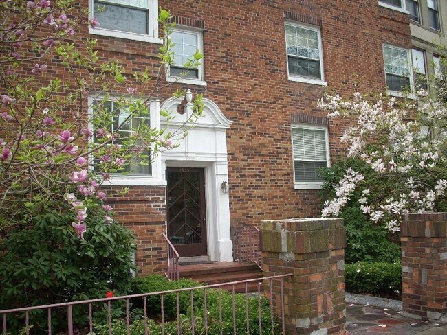 Foto del edificio - 1559 Beacon St