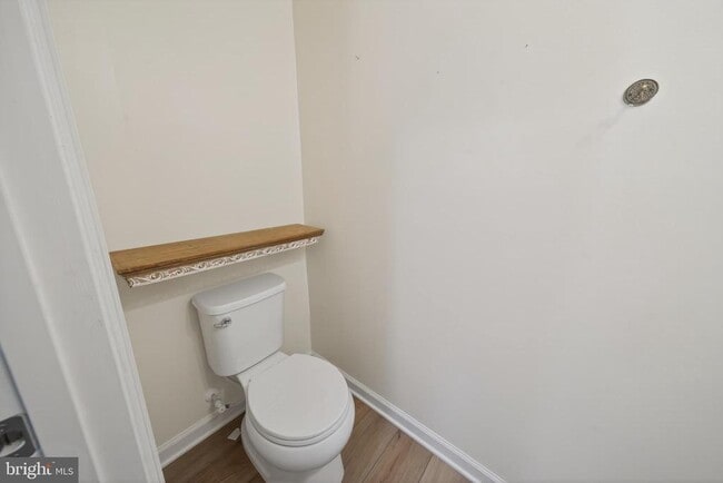 Building Photo - 18 Needle Ct