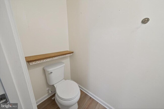 Foto del edificio - 18 Needle Ct