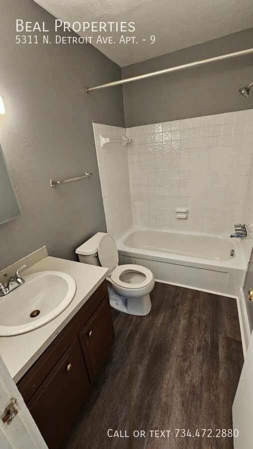 Foto del edificio - 5311 N Detroit Ave