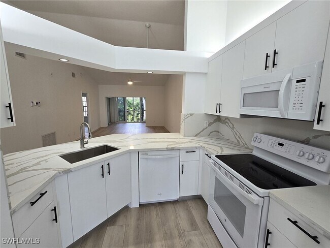 Foto del edificio - 859 Tanbark Dr