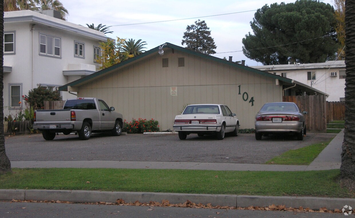 104 S Washington St, Lodi, CA 95240 Apartments in Lodi, CA