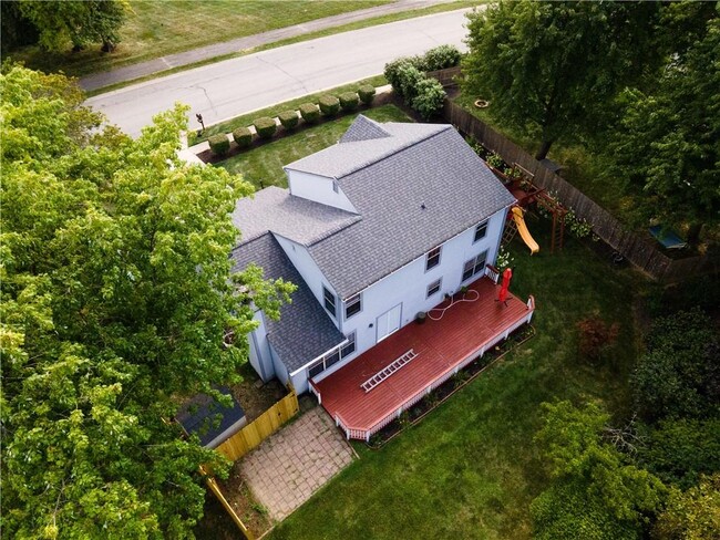 Building Photo - 8036 Sunblest Blvd