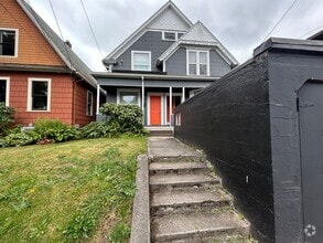 Building Photo - 3138 SE Belmont St