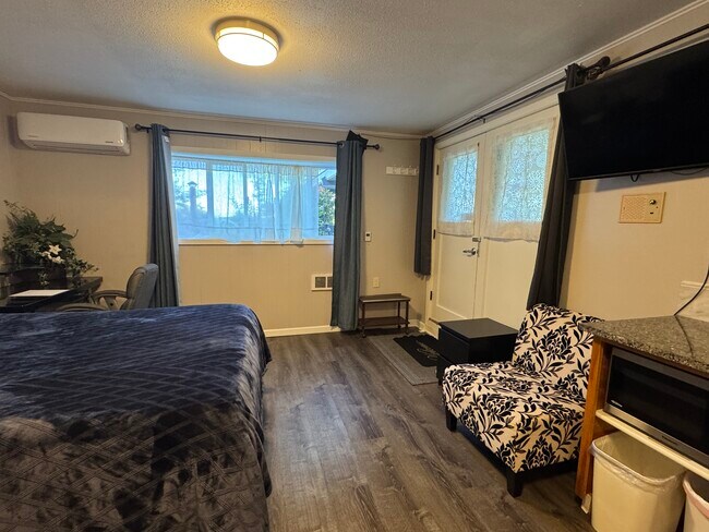 Foto del edificio - 3354 NW Crest Dr