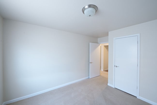 Building Photo - Ridgetop Apartments
