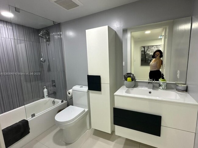 Building Photo - 3000 Coral Way