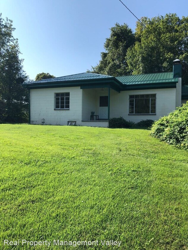 2 br, 1 bath House 8946 Teays Valley Road House Rental in Teays