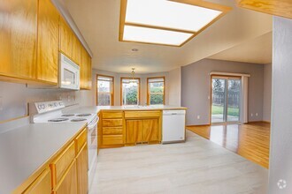 Building Photo - 2023 Martin Dr