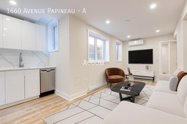 Building Photo - 1660 Av. Papineau