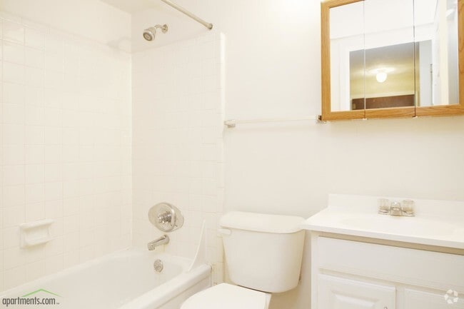 Bathroom - Williamsburg of Lebanon