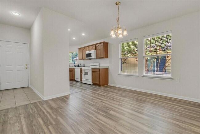 Foto del edificio - 5605 Bentsen Ln