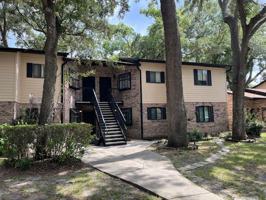 Photo - 1734 Foxhall Circle