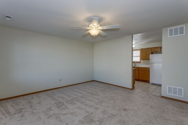 Building Photo - 535 S McComas St
