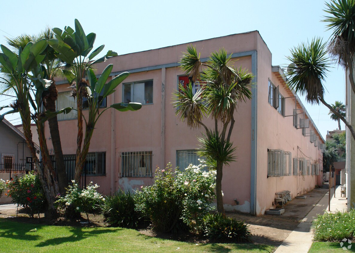 Building Photo - 3757 Midvale Ave