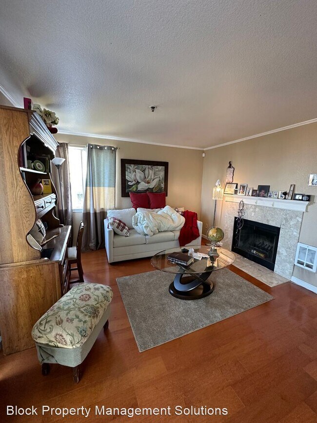 Building Photo - 1 br, 1 bath House - 28606 16th Ave S #304