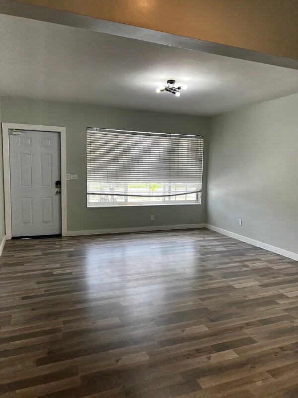 Foto del edificio - 780 NW 141st St